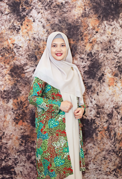 POPPY FARASARI, S.Tr.Keb, M.Kes