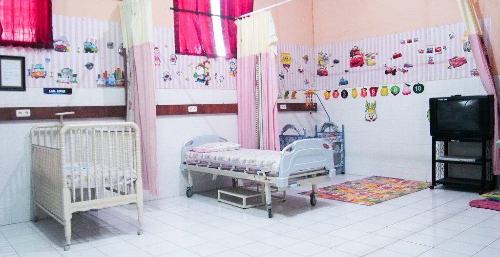Lab Keperawatan Anak STIKES Hutama Abdi Husada - foto 4
