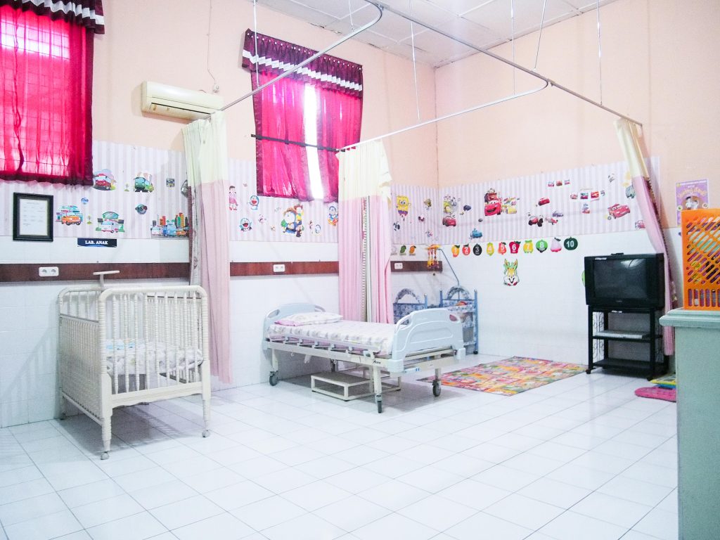 Lab Keperawatan Anak STIKES Hutama Abdi Husada - foto 2
