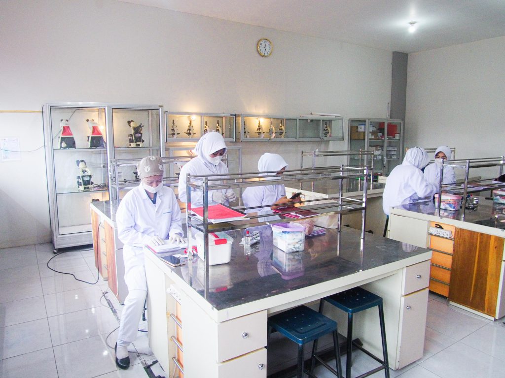 Laboratorium TLM STIKES Hutama Abdi Husada - foto 1