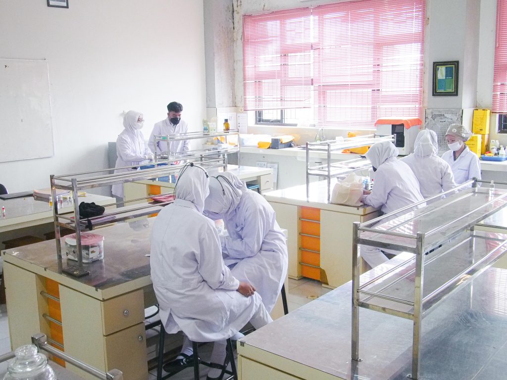 Laboratorium TLM STIKES Hutama Abdi Husada - foto 6