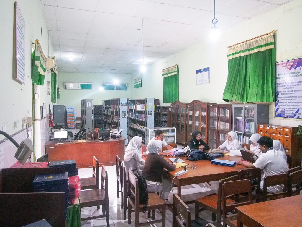 Perpustakaan STIKES Hutama Abdi Husada - foto 1