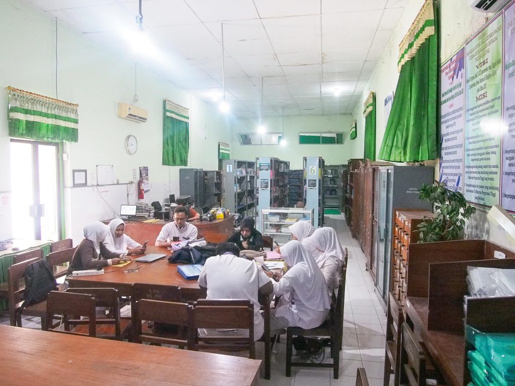 Perpustakaan STIKES Hutama Abdi Husada - foto 3