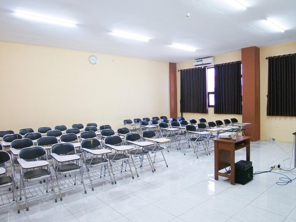 Ruang Kelas STIKES Hutama Abdi Husada - foto 6